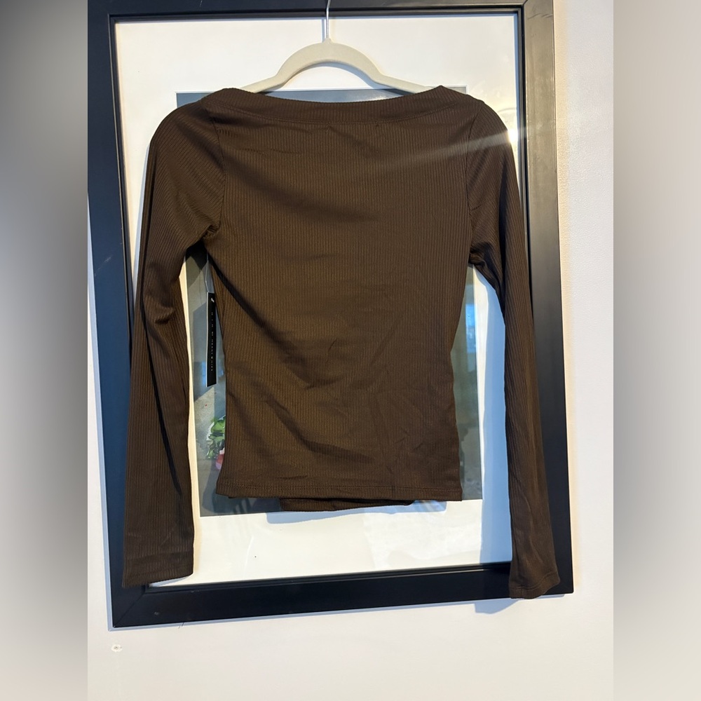 Heart +Hips Ribbed Long Sleeve Wide Neck Top With Four Button Detail - NWT - Picture 13 of 17